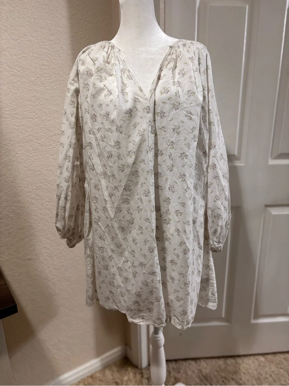 Forever 21 Cream Floral Long-Sleeve Peasant Dress